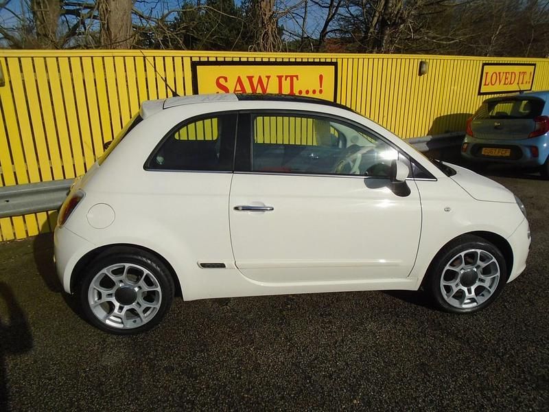Used Fiat 500 Lounge 69 HP (50 kW) 2011 White Hatchback