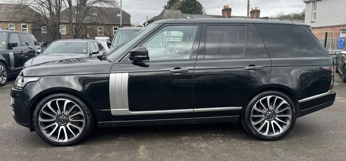 Used Land Rover Range Rover Vogue SE 339 HP (249 kW) 2017 Black SUV