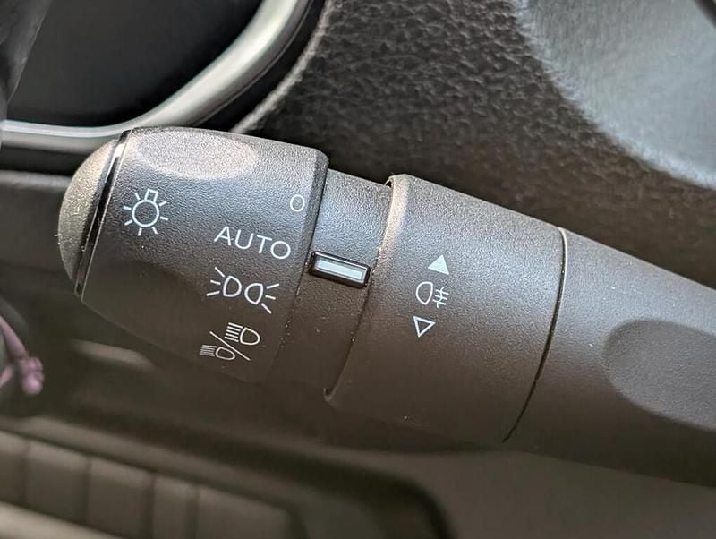 Used Peugeot Expert Premium 142 HP (104 kW) 2021 Grey Van