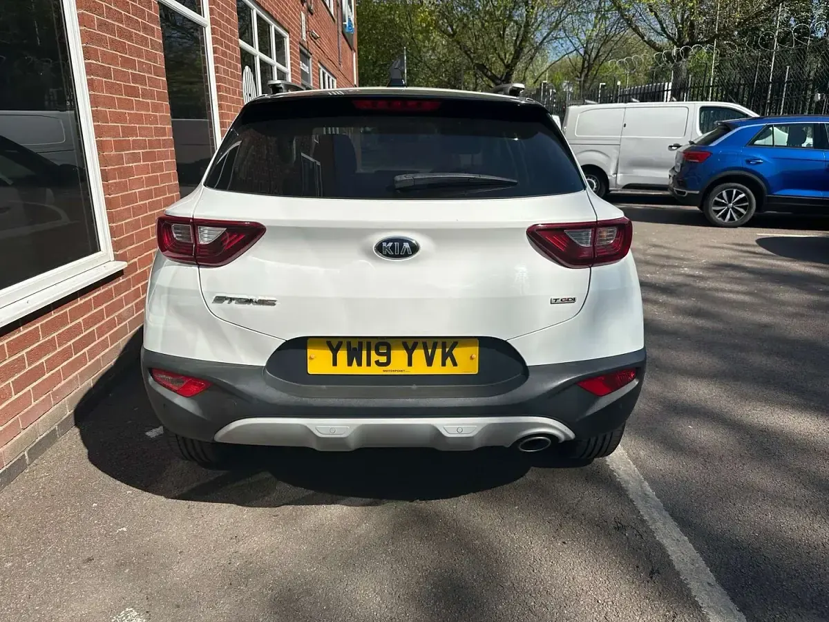Used Kia Stonic 118 HP (86 kW) 2019 White SUV