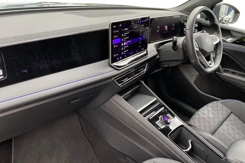 Used VW Tiguan R-line 150 HP (110 kW) 2024 Dolphin grey SUV