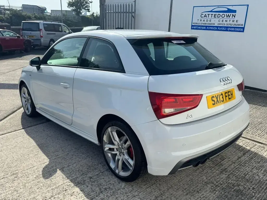Used Audi A1 S-Line 122 HP (89 kW) 2013 White Hatchback