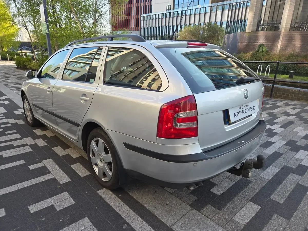 Used Skoda Octavia Elegance 140 HP (102 kW) 2005 Silver Estate