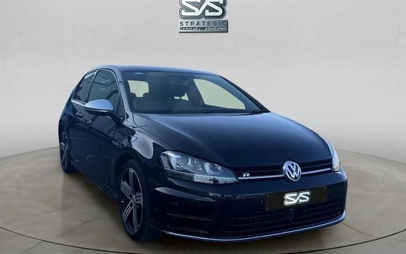 Begagnad VW Golf VII R 310 HK (228 kW) 2016 Svart Halvkombi