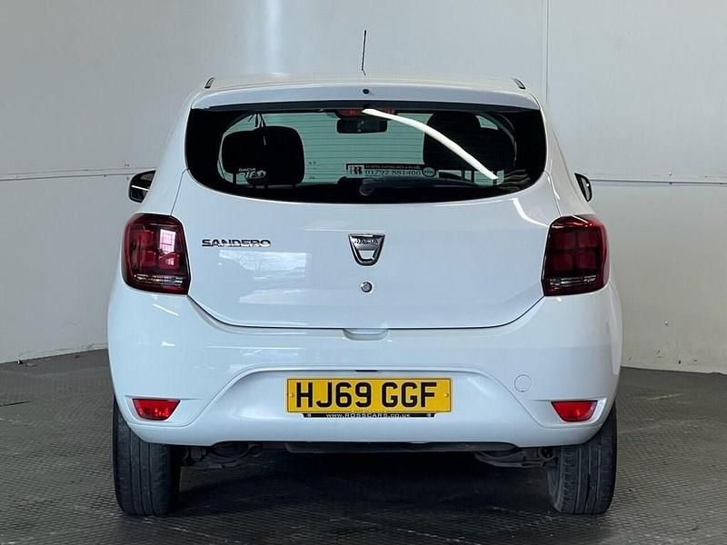 Used Dacia Sandero Essentiel 95 HP (69 kW) 2019 White Hatchback