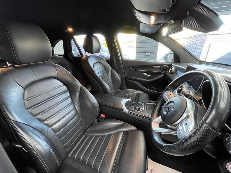 Used Mercedes GLC300 AMG line 245 HP (180 kW) 2019 White SUV