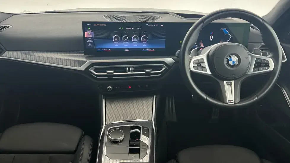 Begagnad BMW 320 M Sport 187 HK (137 kW) 2023 Blå