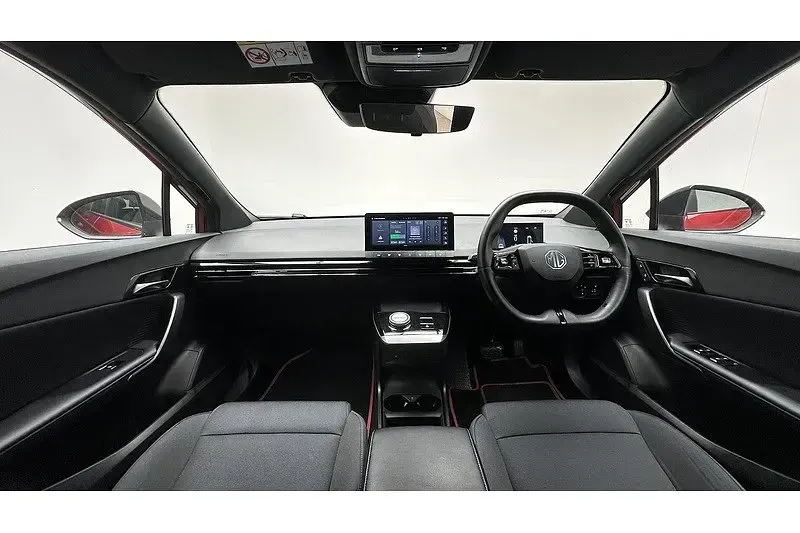 Usado MG MG4 EV SE 319 kW (435 CV) 2023 Rojo Utilitario
