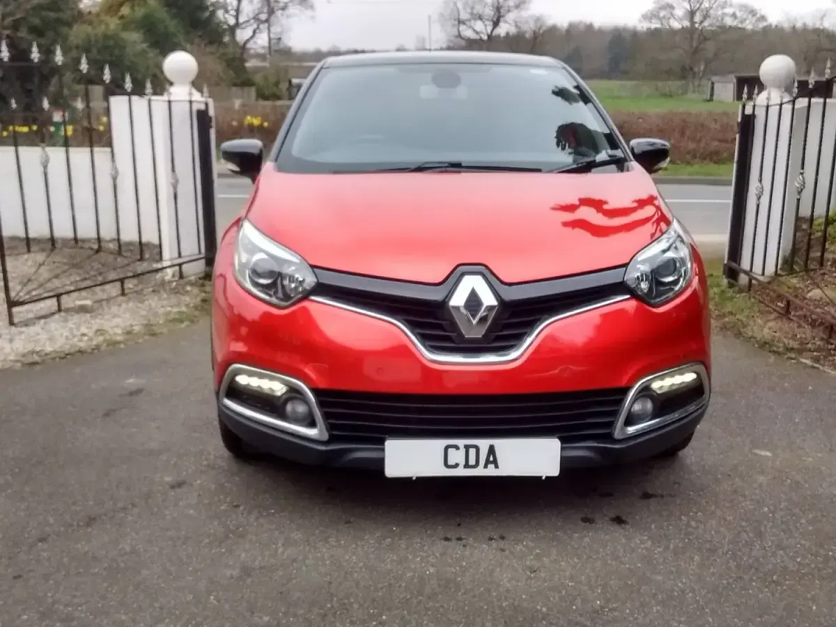 Used Renault Captur Dynamique 110 HP (80 kW) 2016 Red SUV
