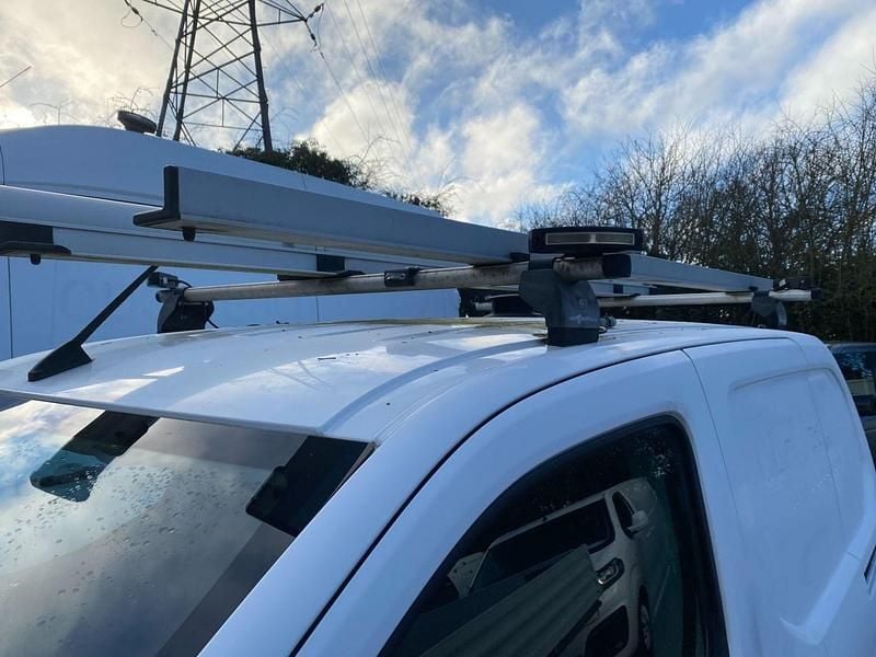 Used Vauxhall Combo Edition 100 HP (73 kW) 2019 White Van