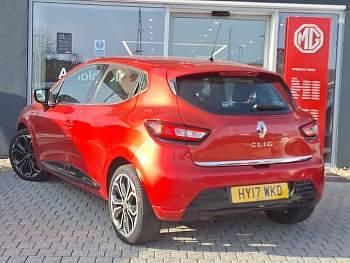 Used Renault Clio IV Dynamique 120 HP (88 kW) 2017 Red Hatchback