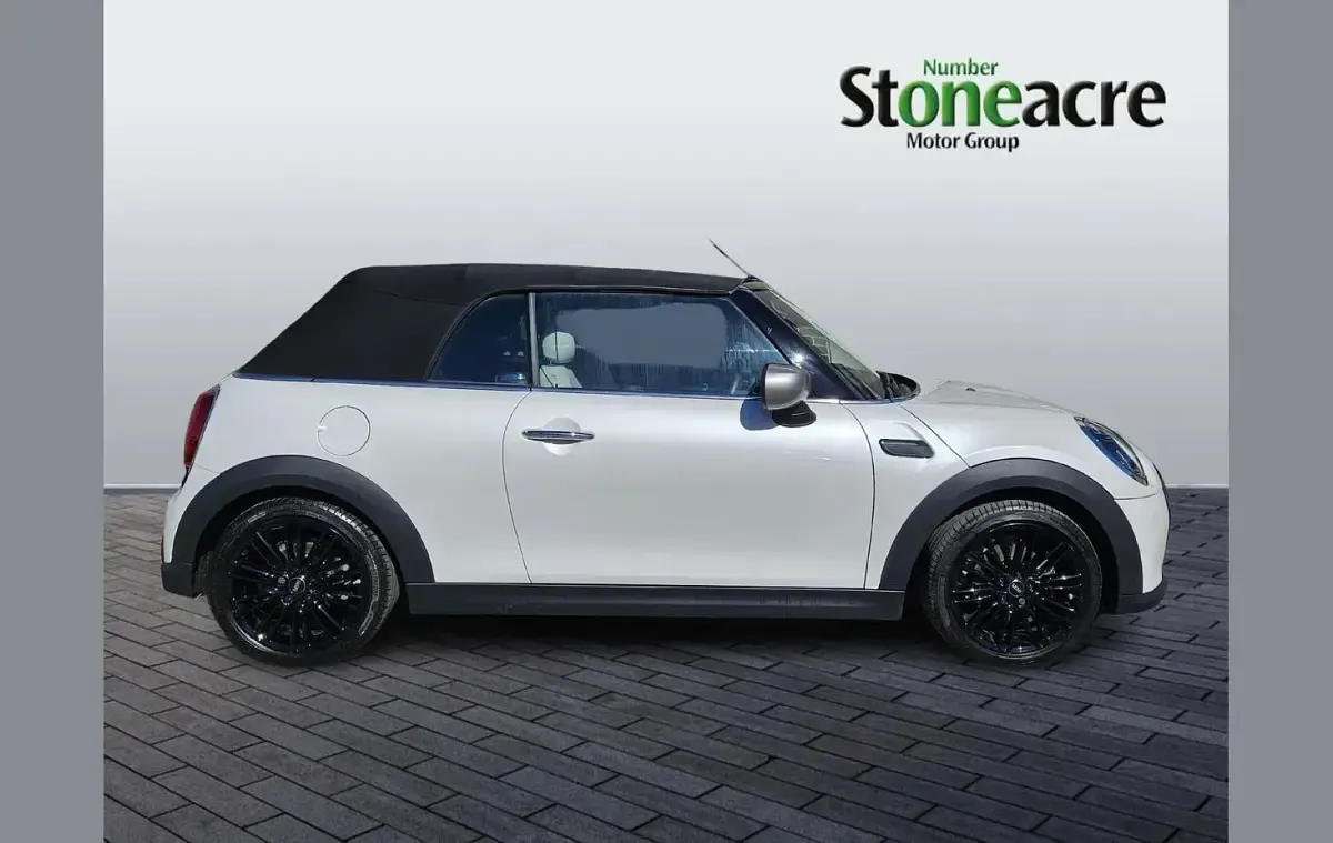 Usado Mini Cooper Cabriolet Exclusive 134 HP (98 kW) 2023 Branco Cabrios