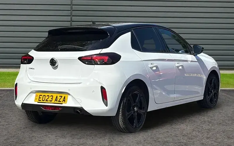 Used Vauxhall Corsa 75 HP (55 kW) 2023 White Hatchback