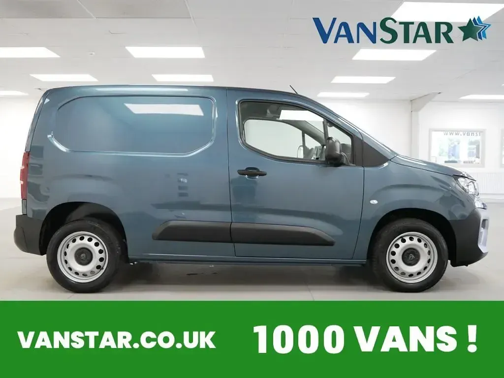 Used Peugeot Partner 100 HP (73 kW) 2024 Blue MPV