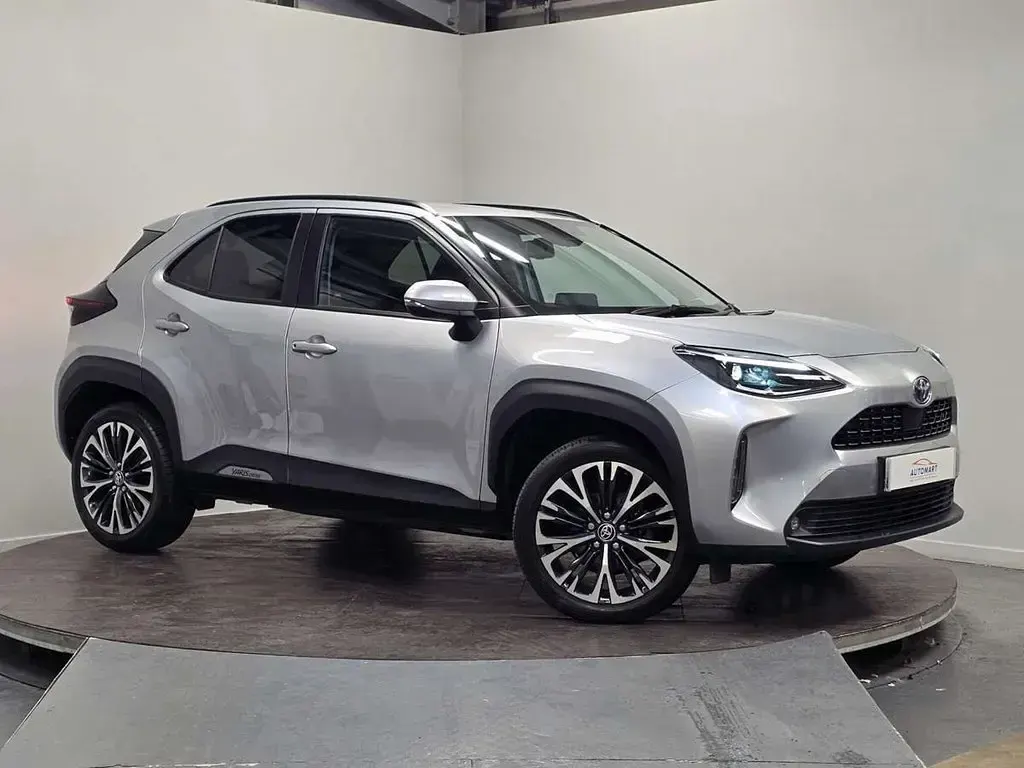 Used Toyota Yaris Cross 113 HP (83 kW) 2024 Silver SUV