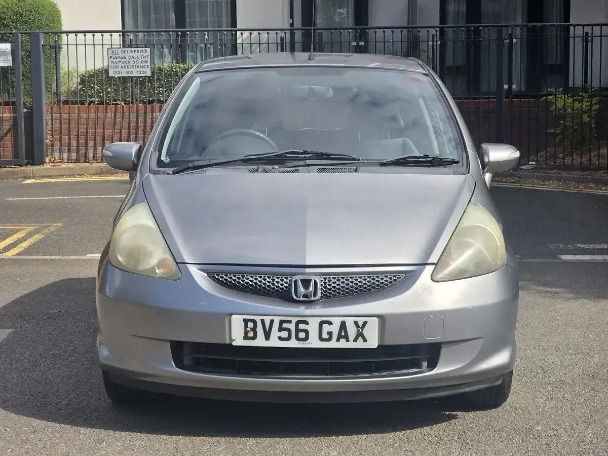 Used Honda Jazz SE 83 HP (61 kW) 2006 Silver Hatchback
