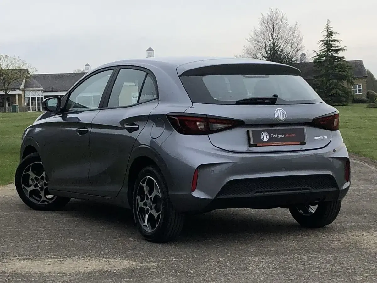 Nuevo MG MG3 SE 116 CV (85 kW) 2026 Gris Utilitario