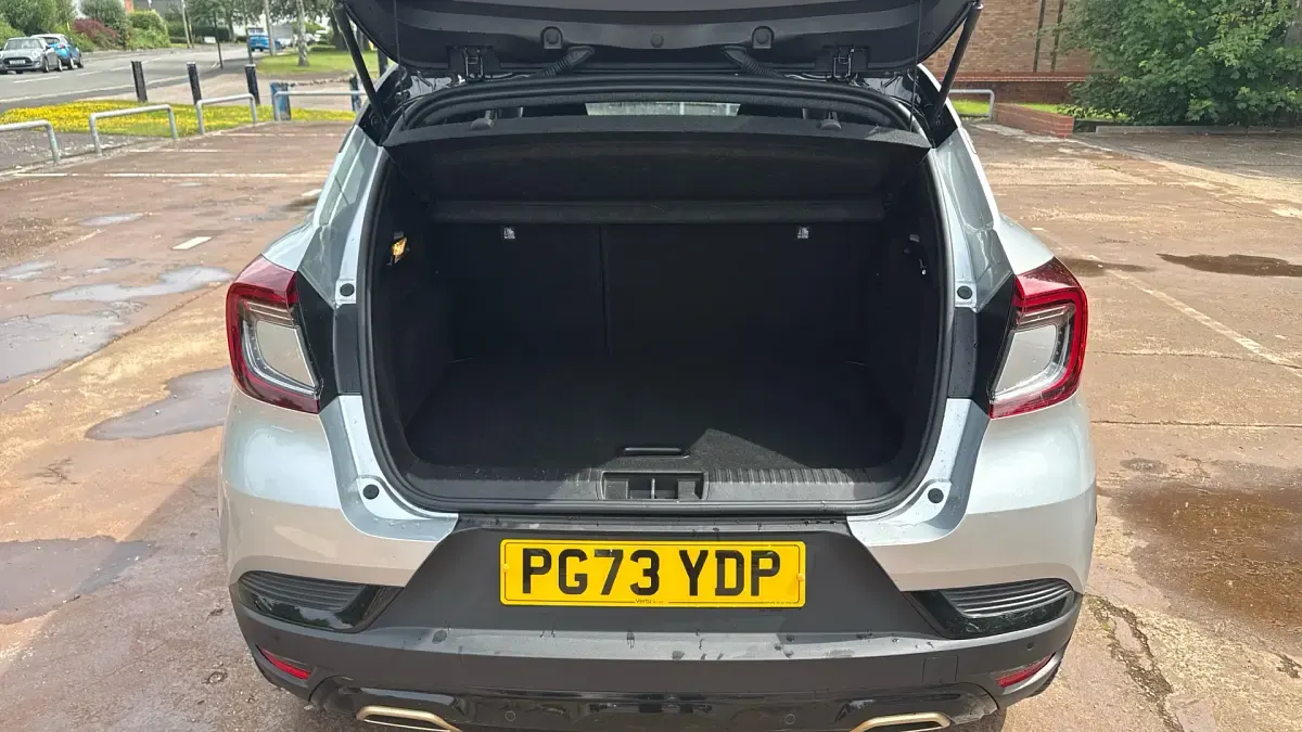 Used Renault Captur Engineered 142 HP (104 kW) 2023 Grey/black SUV