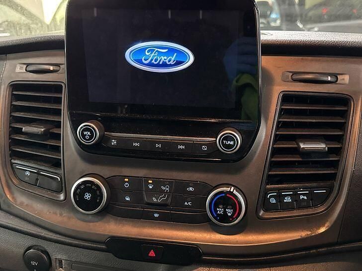 Used Ford Transit Custom Trend 105 HP (77 kW) 2022 White Van