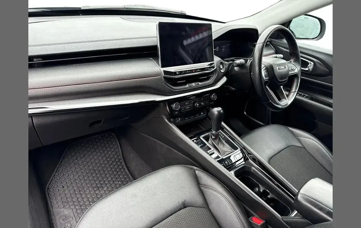 Usado Jeep Compass Trailhawk 237 HP (174 kW) 2022 Cinzento SUV