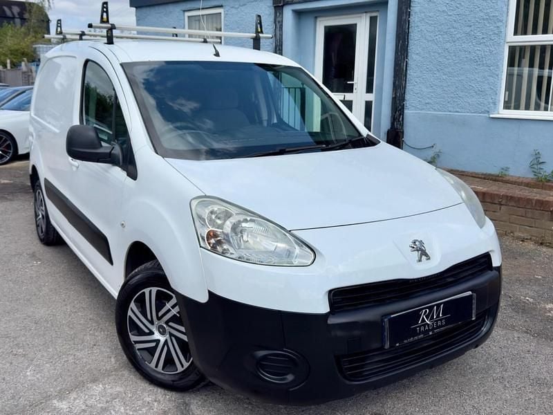 White Used 2013 Peugeot Partner S Van | £2,750 (Fair price) - Image 1/4