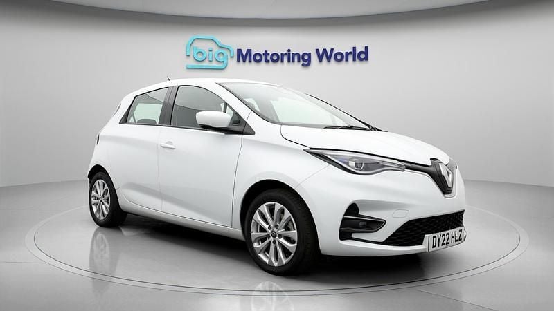 Used 2022 Renault Zoe Iconic Hatchback | £9,600 (Good price) - Image 1/4