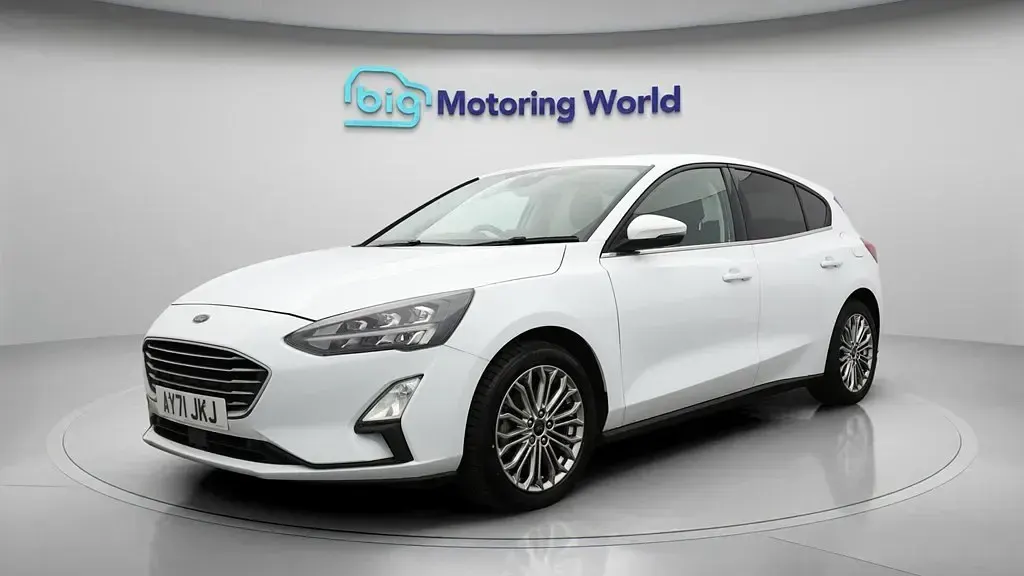 Begagnad Ford Focus Titanium X 155 HK (114 kW) 2021 Vit Halvkombi