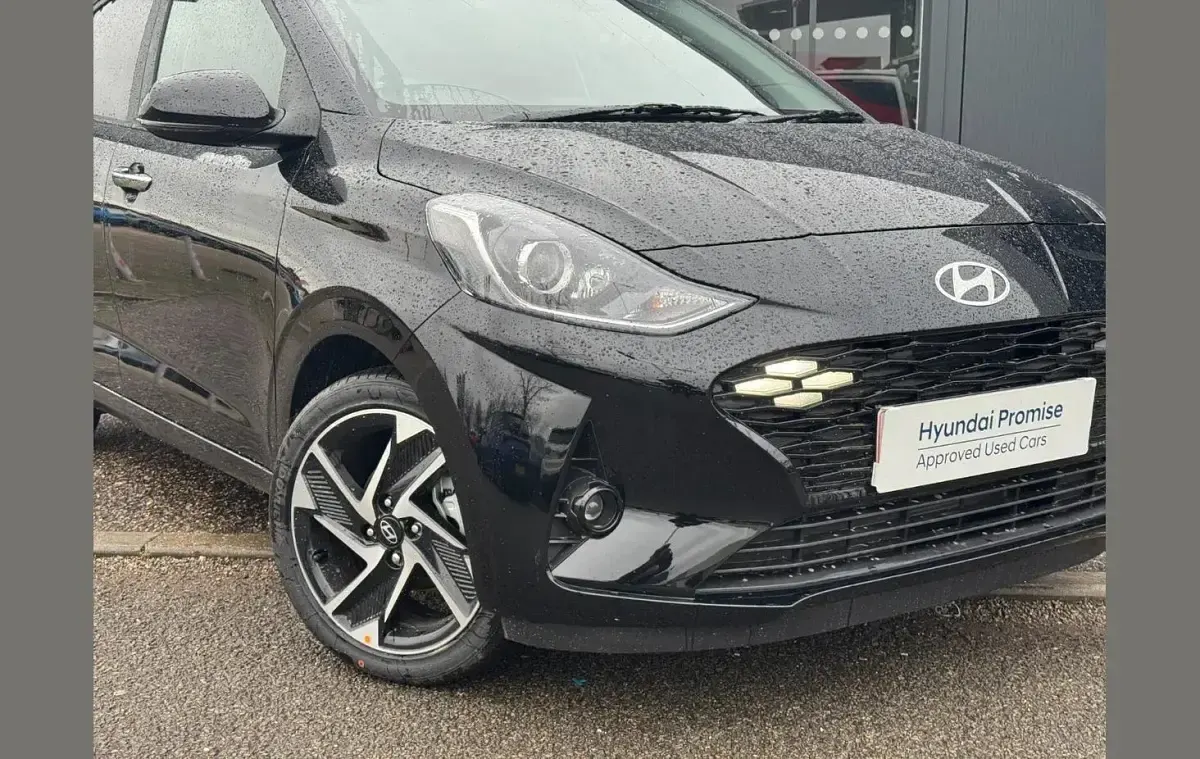 New Hyundai i10 Premium 79 HP (58 kW) 2025 Phantom black Hatchback
