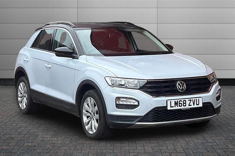 Used VW T-Roc SE 150 HP (110 kW) 2018 Pure white with black roof SUV