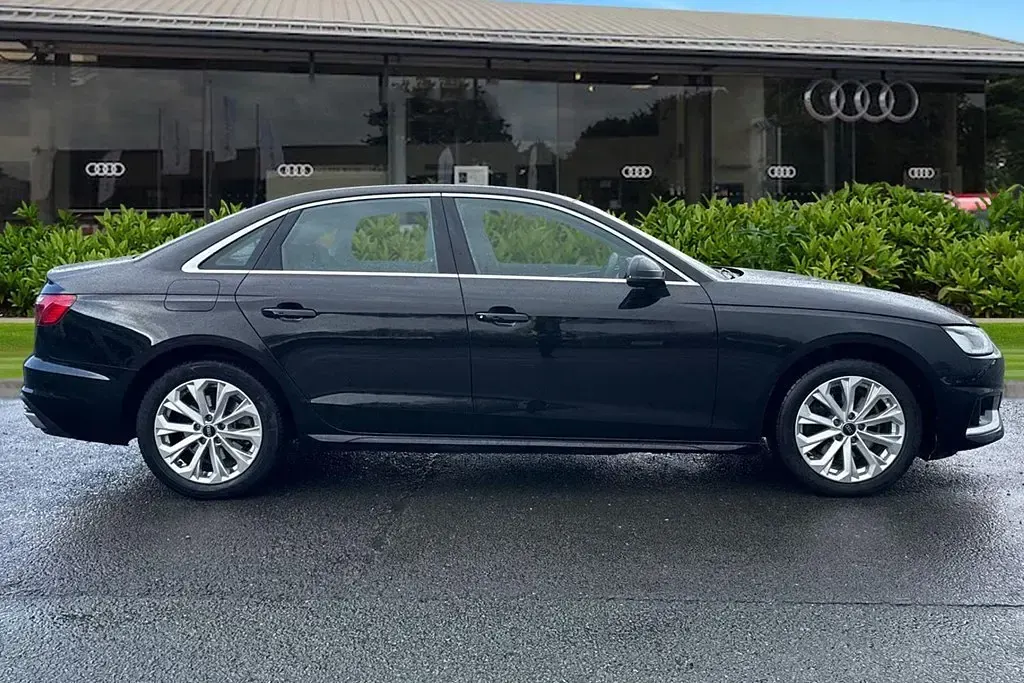 Usado Audi A4 Sport 150 CV (110 kW) 2024 Negro Berlina