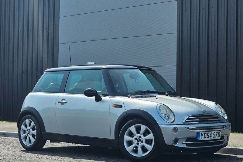 Silver Used 2004 Mini Cooper Hatch Hatchback | £3,490 - Image 1/1