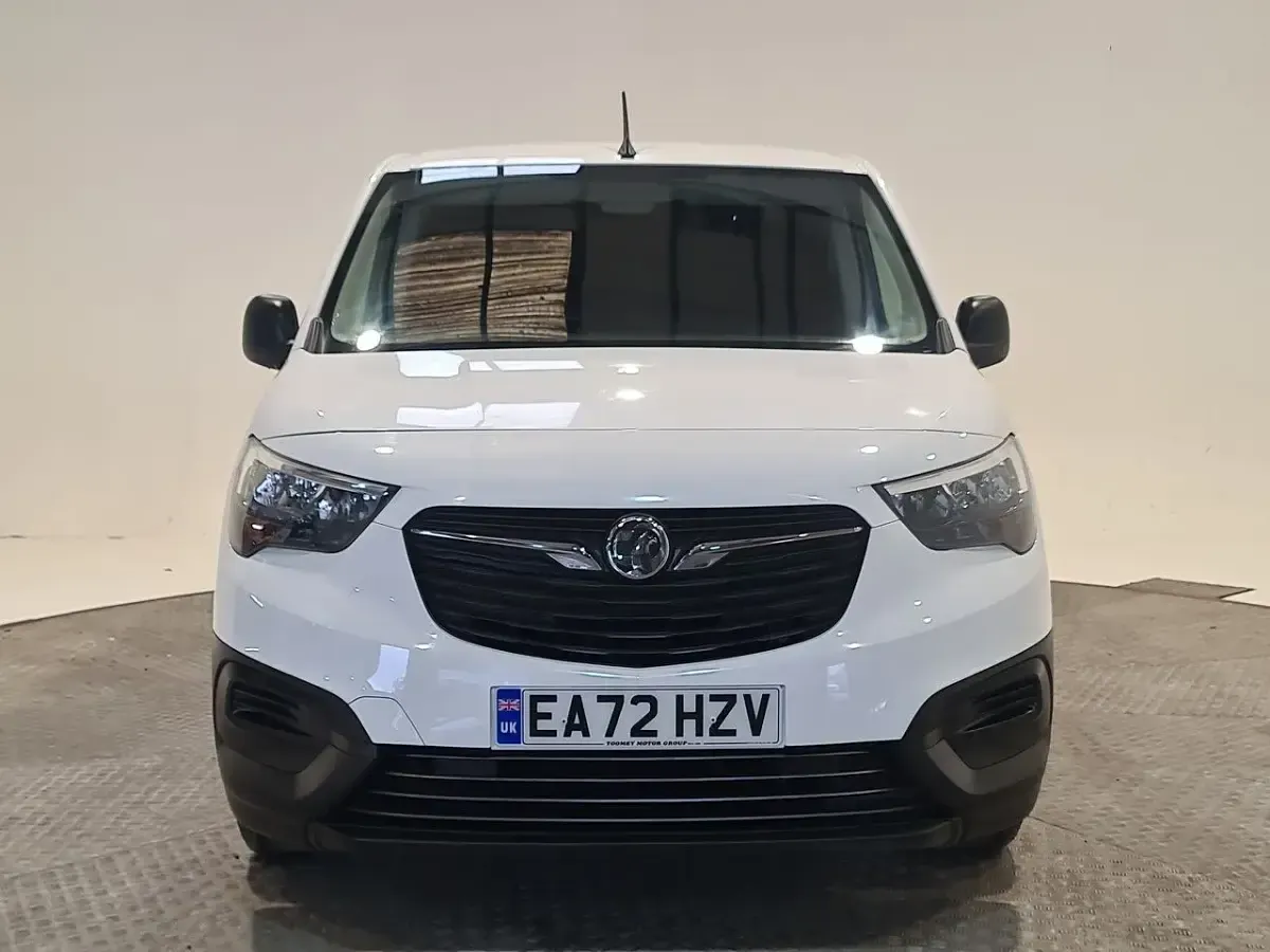 Gebraucht Vauxhall Combo 100 PS (73 kW) 2022 Weiß Van / Kleinbus