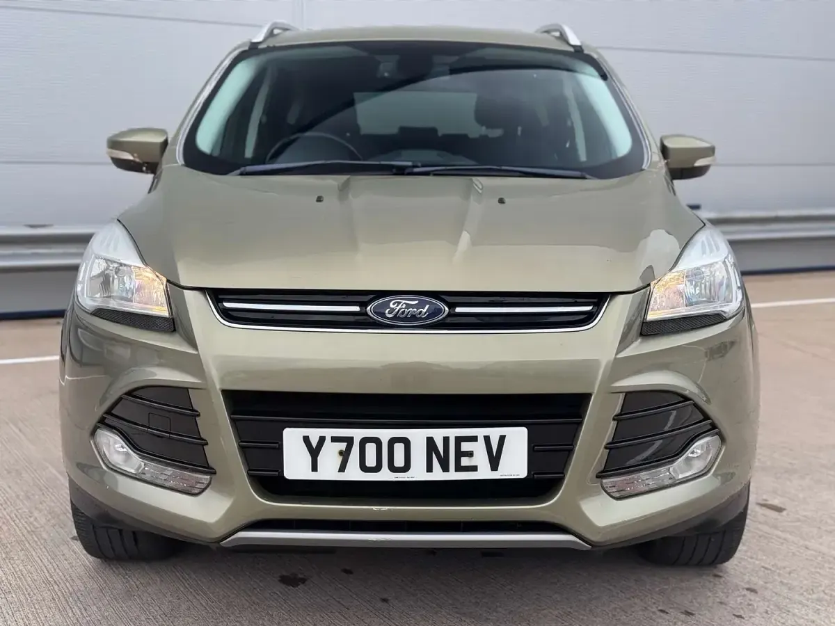 Used Ford Kuga Titanium 180 HP (132 kW) 2015 Green SUV