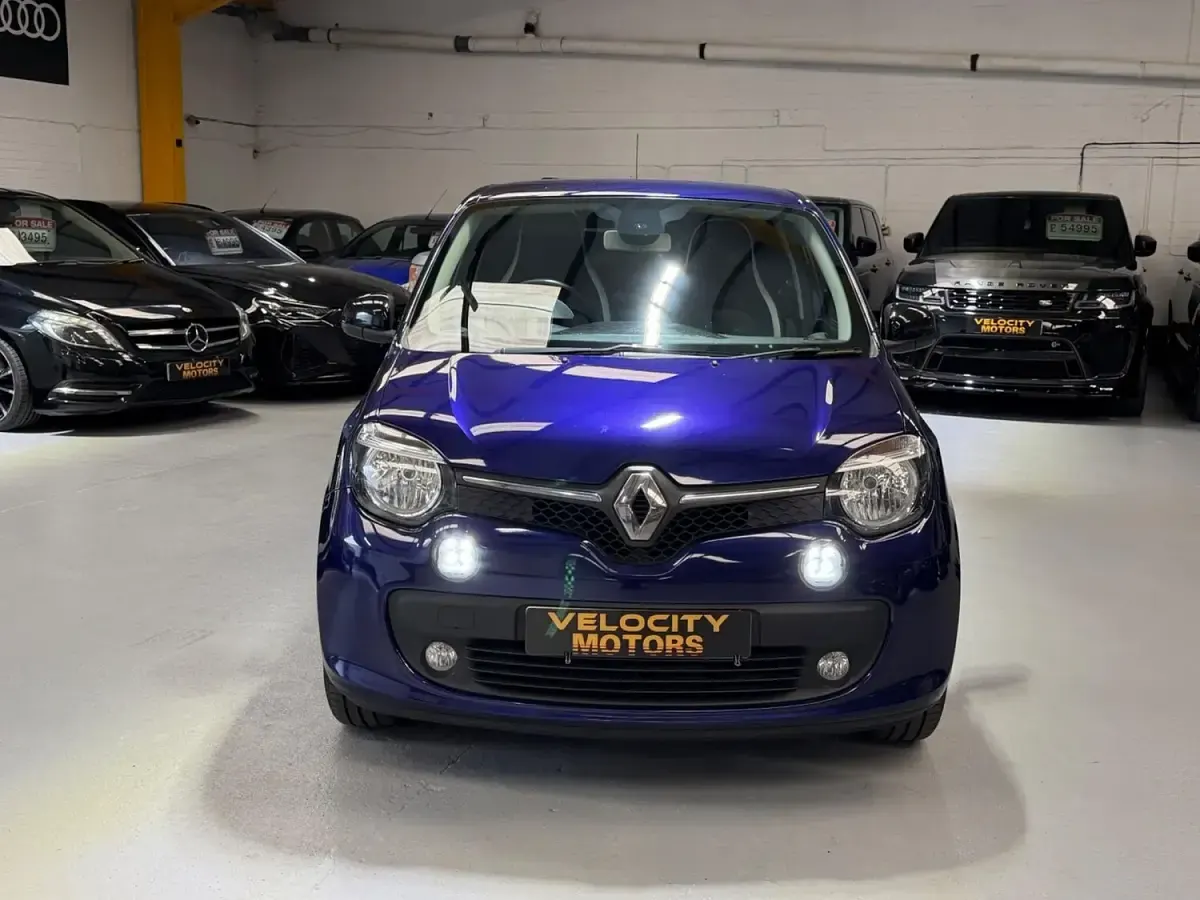 Used Renault Twingo Iconic 70 HP (51 kW) 2016 Purple Hatchback