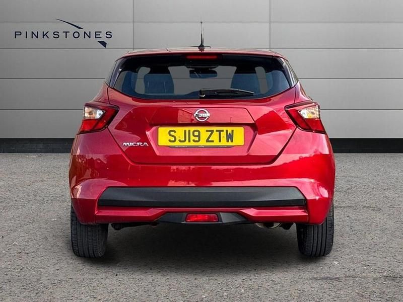 Używany Nissan Micra Acenta 90 KM (66 kW) 2019 Czerwony Hatchback