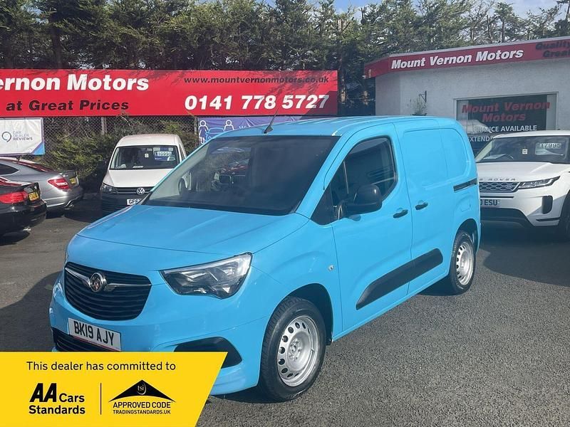 Blue Used 2019 Vauxhall Combo Sportive MPV | £9,995 (Fair price) - Image 1/1
