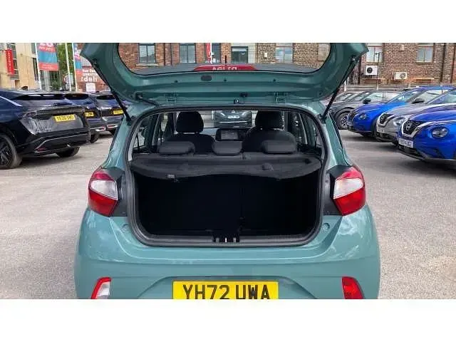 Used Hyundai i10 SE 67 HP (49 kW) 2022 Green Hatchback