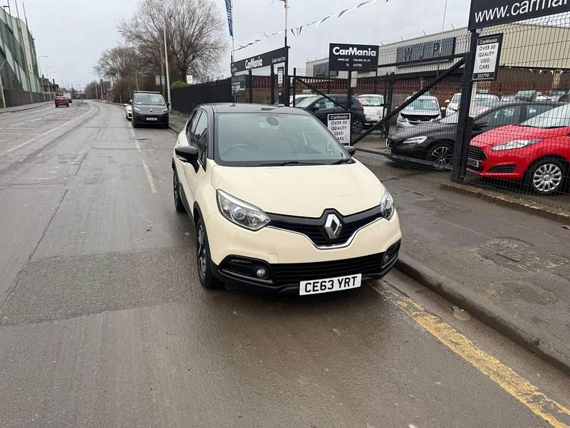 Used Renault Captur Dynamique 90 HP (66 kW) 2013 Cream SUV