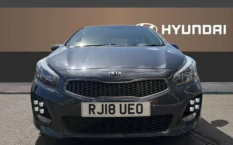 Usado Kia Ceed GT-Line 136 HP (100 kW) 2018 Prateado Citadino