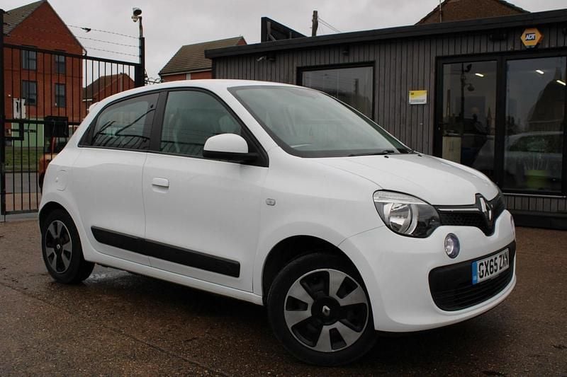 White Used 2015 Renault Twingo Play Hatchback | £4,140 (Fair price) - Image 1/4