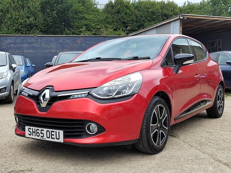 Red Used 2015 Renault Clio IV Dynamique Hatchback | £3,800 (Super price) - Image 1/4