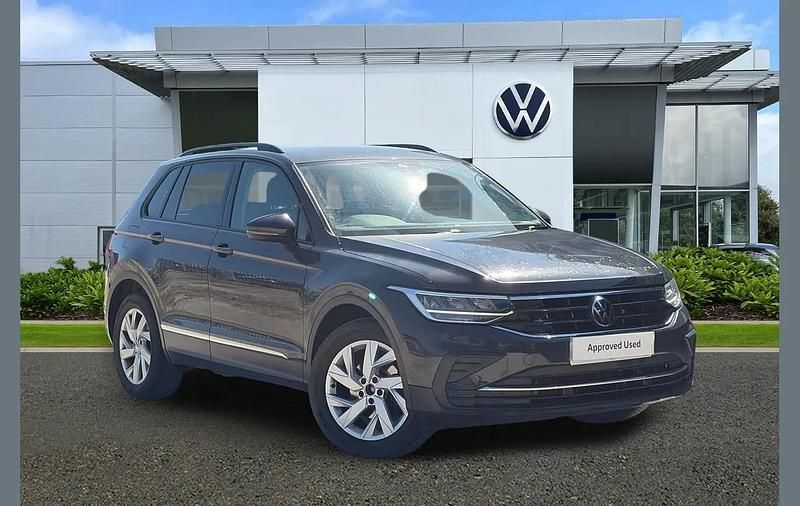 Used VW Tiguan Life 150 HP (110 kW) 2023 Grey SUV