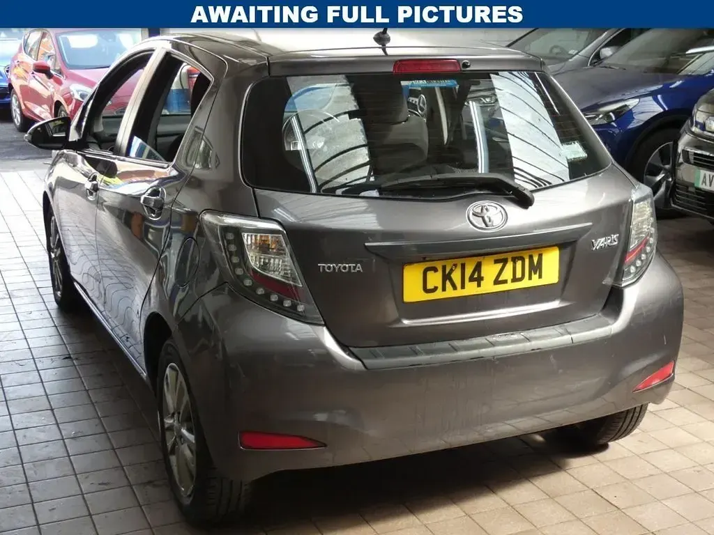 Used Toyota Yaris Plus 90 HP (66 kW) 2014 Grey Hatchback