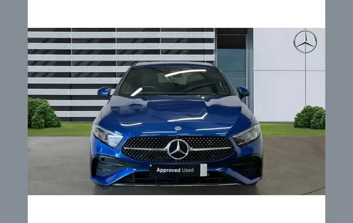 Usado Mercedes A200 Executive 161 CV (118 kW) 2024 Azul Utilitario
