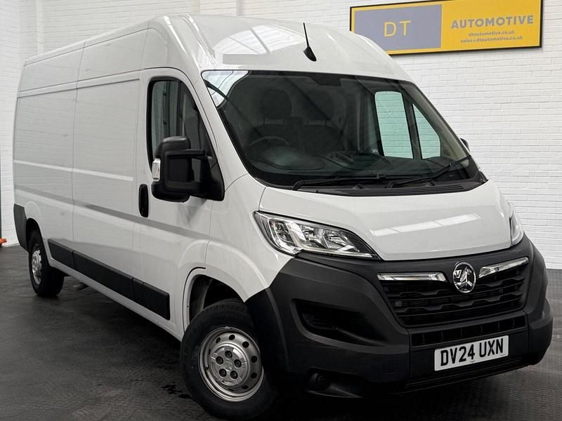 Second-hand Vauxhall Movano S 138 CP (101 kW) 2024 Alb