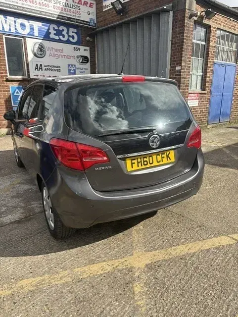 Used Vauxhall Meriva 100 HP (73 kW) 2011 Grey MPV