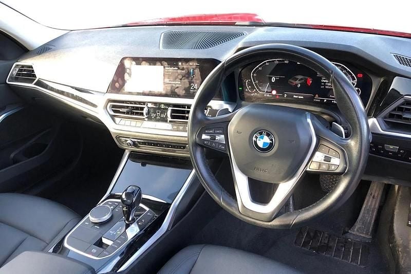Used BMW 330e Comfort Edition 292 HP (214 kW) 2020 Red Sedan