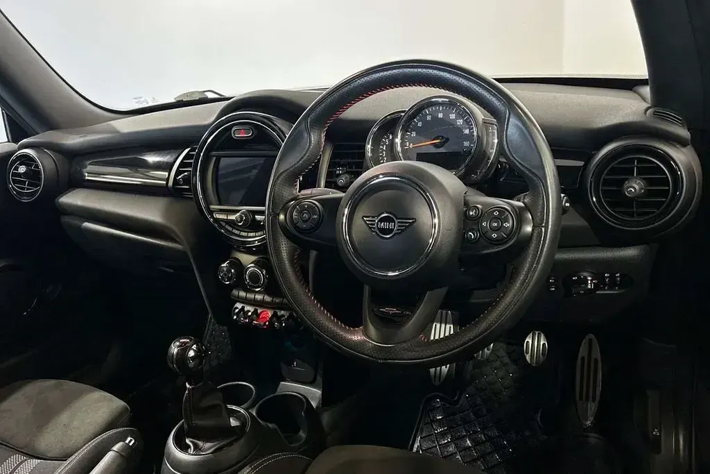 Used Mini Cooper S Hatch 189 HP (139 kW) 2019 Blue Hatchback