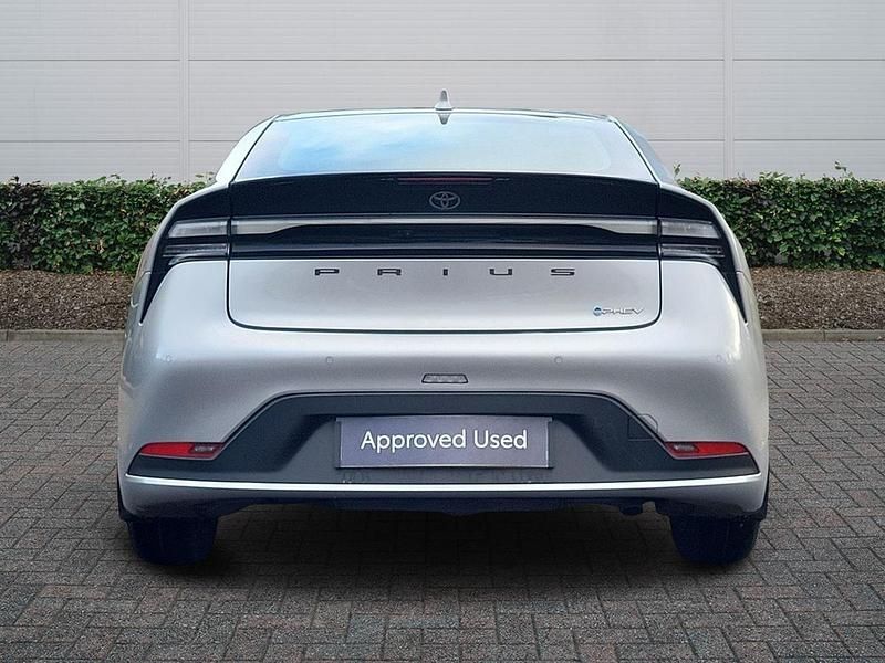 Used Toyota Prius Design 2025 Silver Hatchback