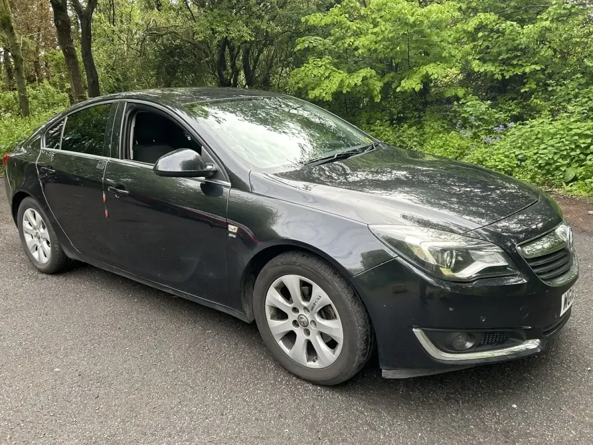 Second-hand Vauxhall Insignia SRi 2016 Negru Hatchback